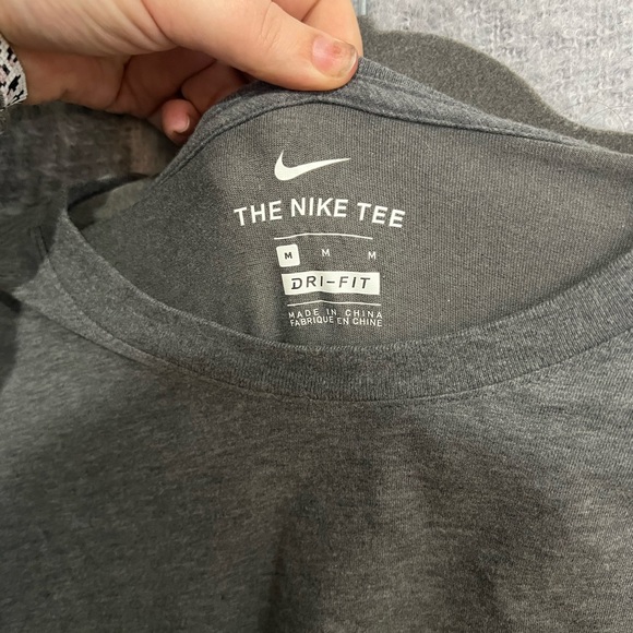 MENS NIKE LONG SLEEVE TEE - Picture 6 of 8